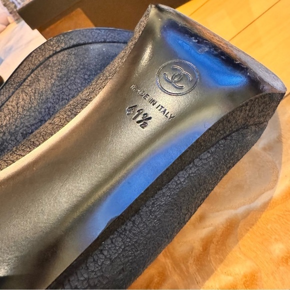 CHANEL CC interlocking black suede leather textured pumps heels sz 41.5 w box - Picture 9 of 16